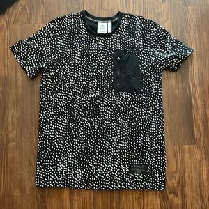 Adidas *LIMITED EDITION * tee (men’s large)